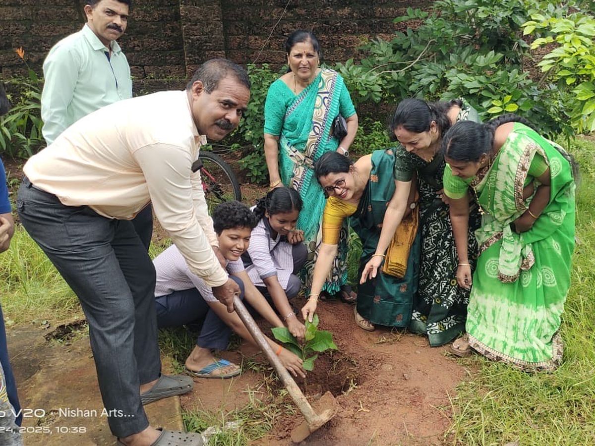 Vanamahothsava at BEM School